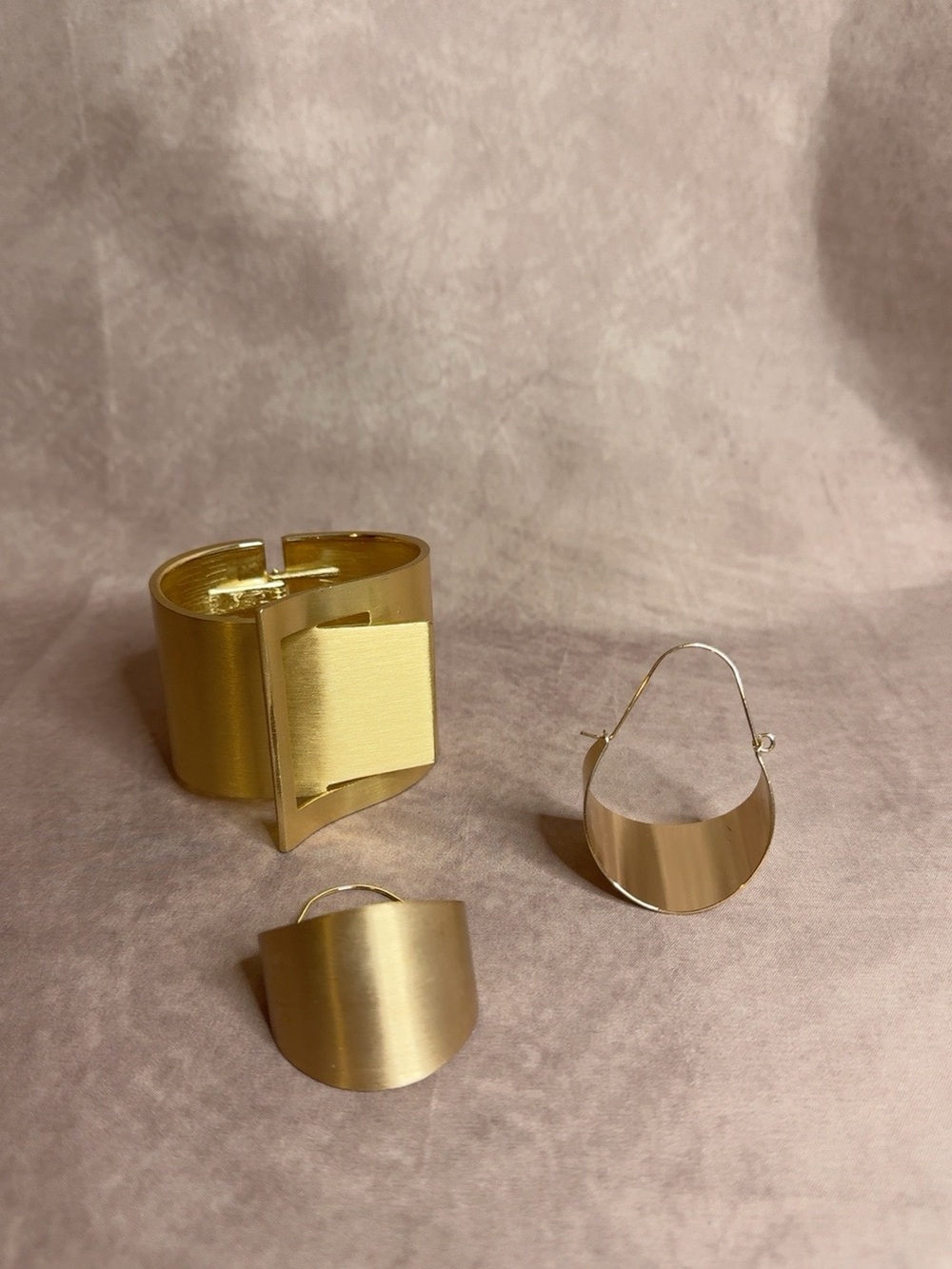 Gold Tone Fashion Jewelry Set
